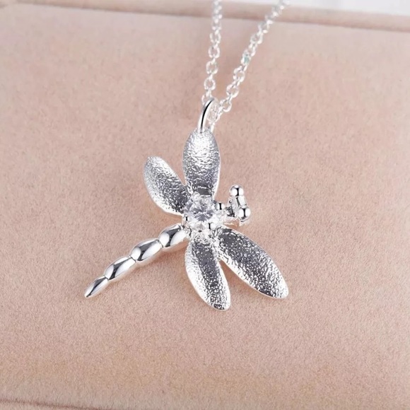 Dragonfly Silver Necklace 18” NEW 🌷 - Picture 10 of 10